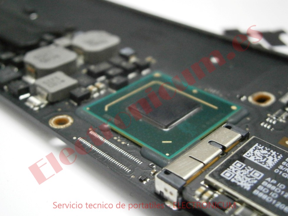 Cambiar pantalla y teclado MacBook Pro Murcia 1