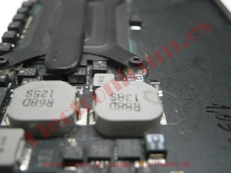 Cambiar pantalla y teclado MacBook Pro Murcia 3