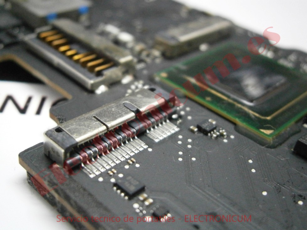 Pantalla y teclado MacBook Pro Sevilla 2