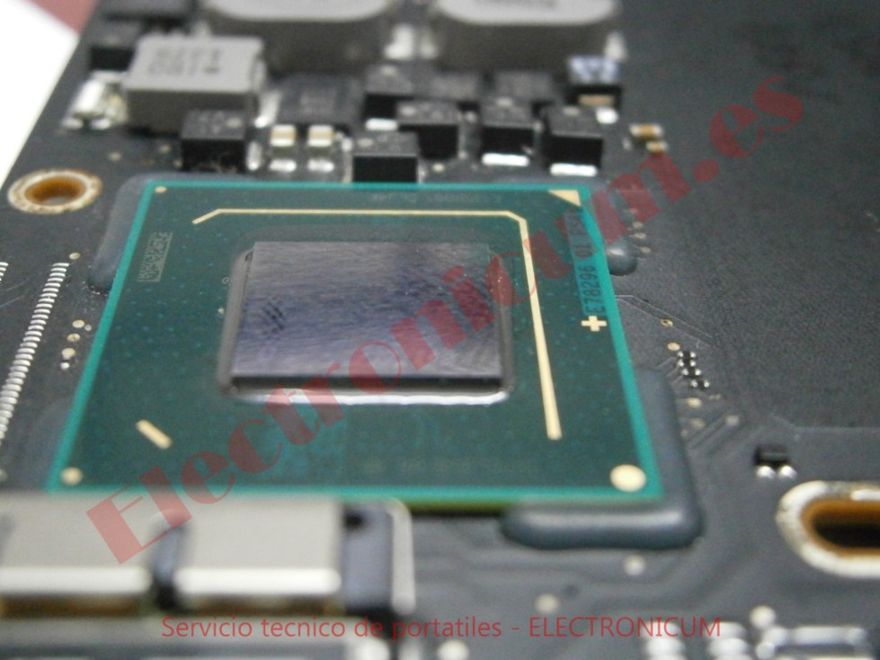 Cambiar pantalla y teclado MacBook Pro Bilbao 3