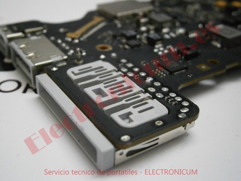 Cambiar pantalla y teclado MacBook Pro Alicante 1