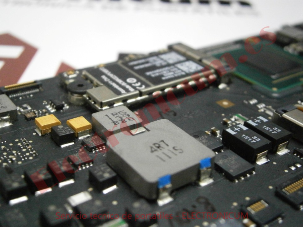 Cambiar pantalla y teclado MacBook Pro Alicante 2