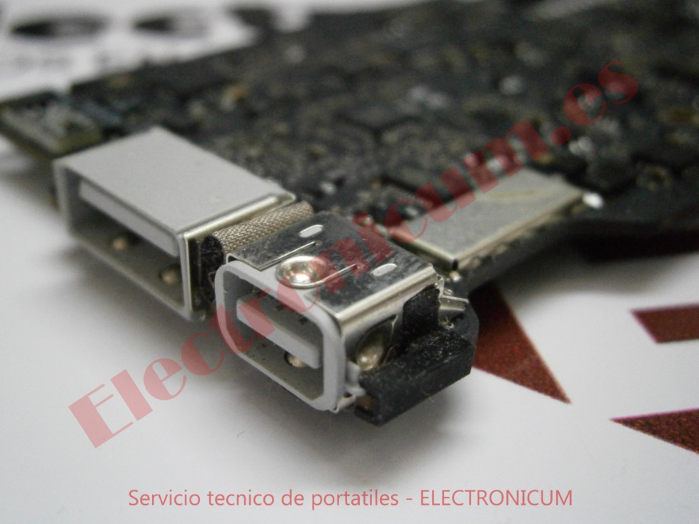 Cambiar pantalla y teclado MacBook Pro Móstoles 2