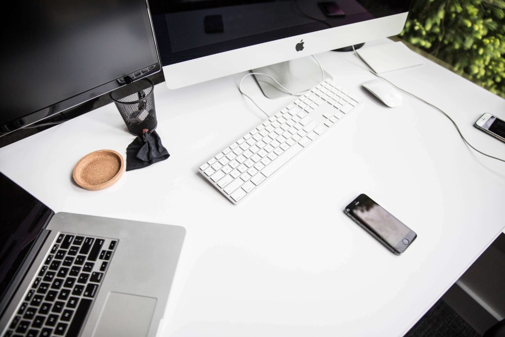 Imac enciende pero no da imagen